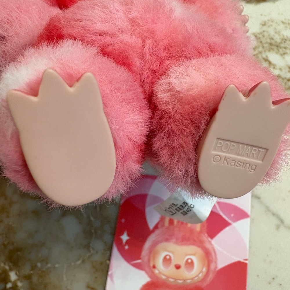 Labubu Big Into Energy - Love - Picture 9 of 9